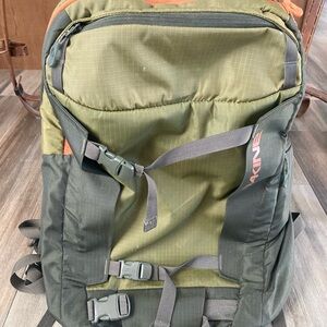 Dakine Mission Pro 25L Snowboard and Ski Backpack Utility Green